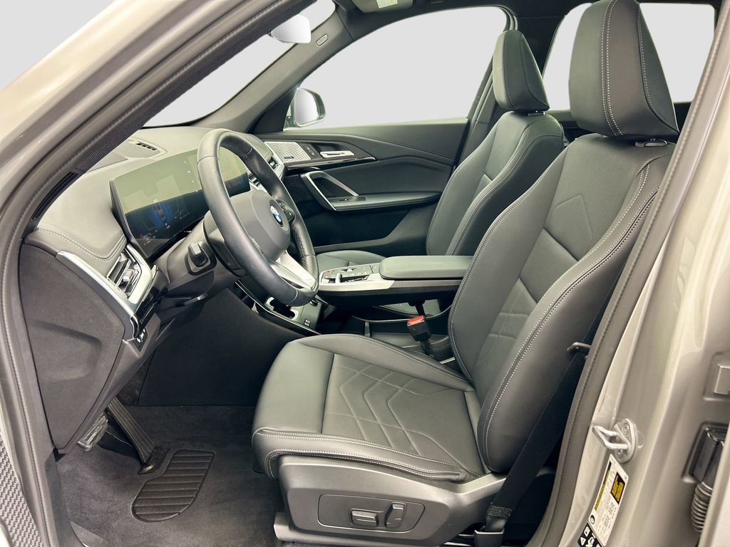 Certified 2025 BMW X1 xDrive28i w/ Premium Package image 17