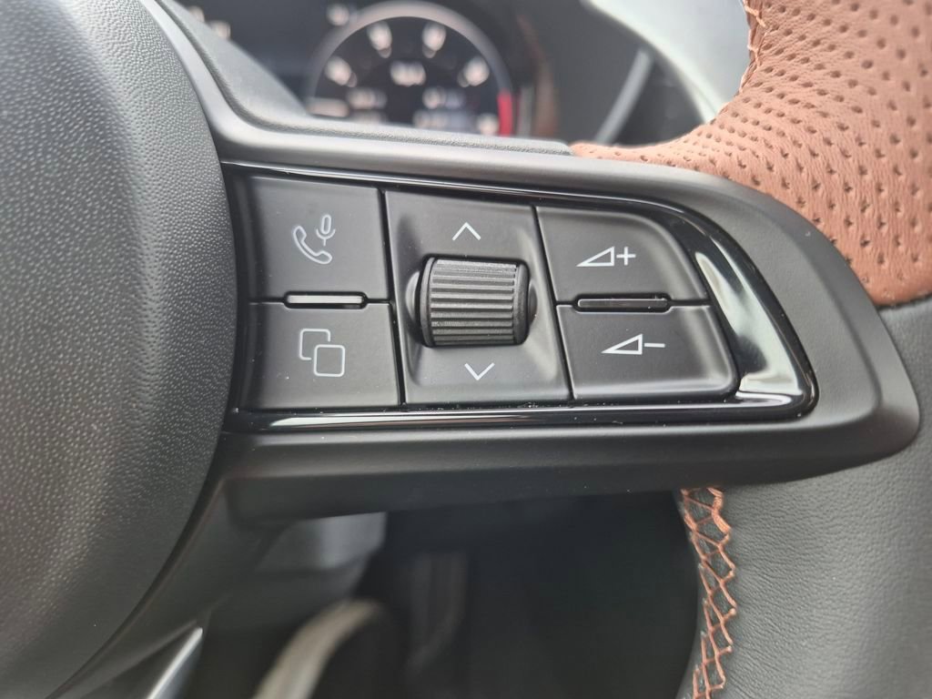 New 2025 Alfa Romeo Giulia w/ Driving Assist Package image 23