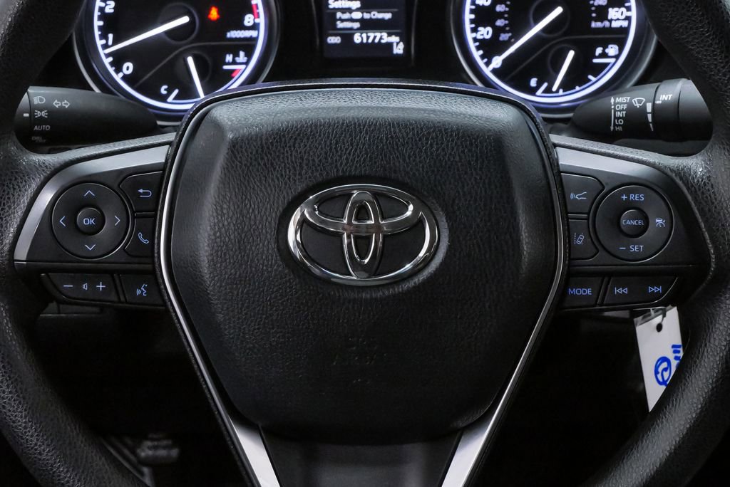 Used 2018 Toyota Camry LE image 19