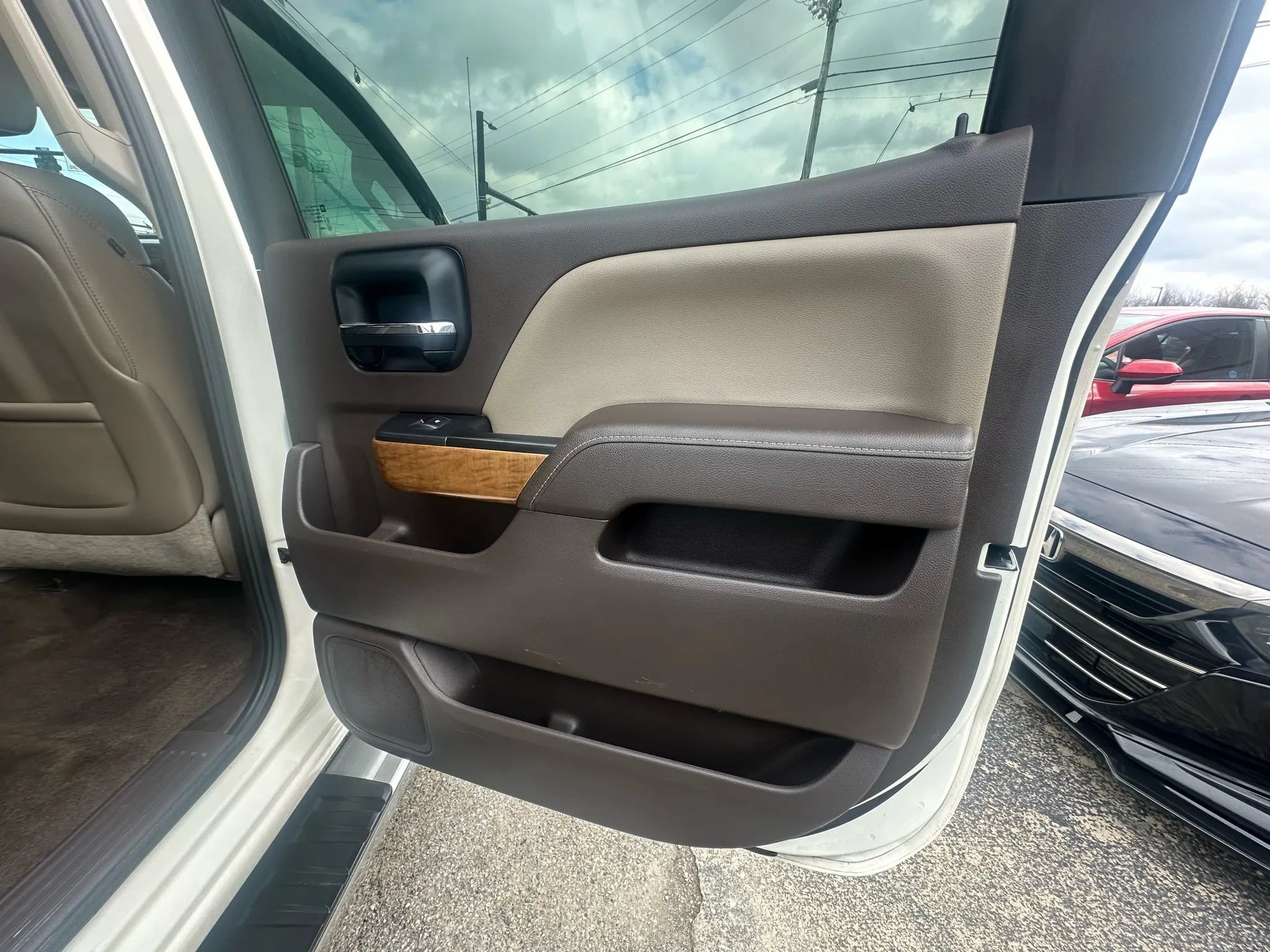 Used 2014 Chevrolet Silverado 1500 LTZ AWD/4WD image 23