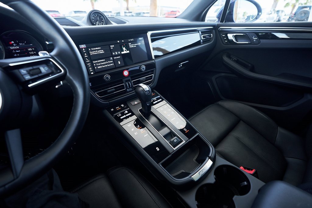 Used 2024 Porsche Macan image 48