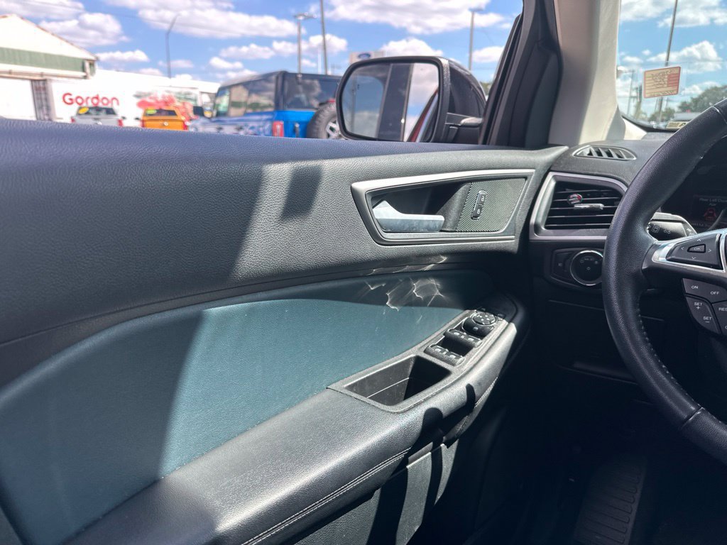 Used 2023 Ford Edge SEL w/ Sport Appearance Package AWD/4WD image 9