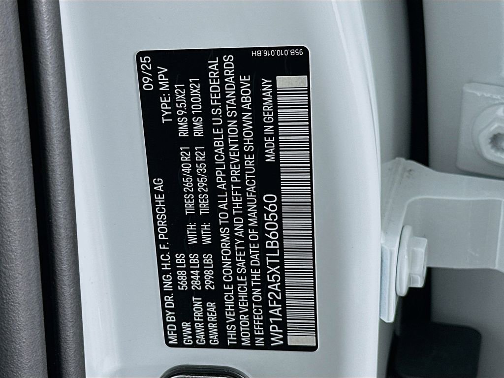 New 2026 Porsche Macan GTS image 35