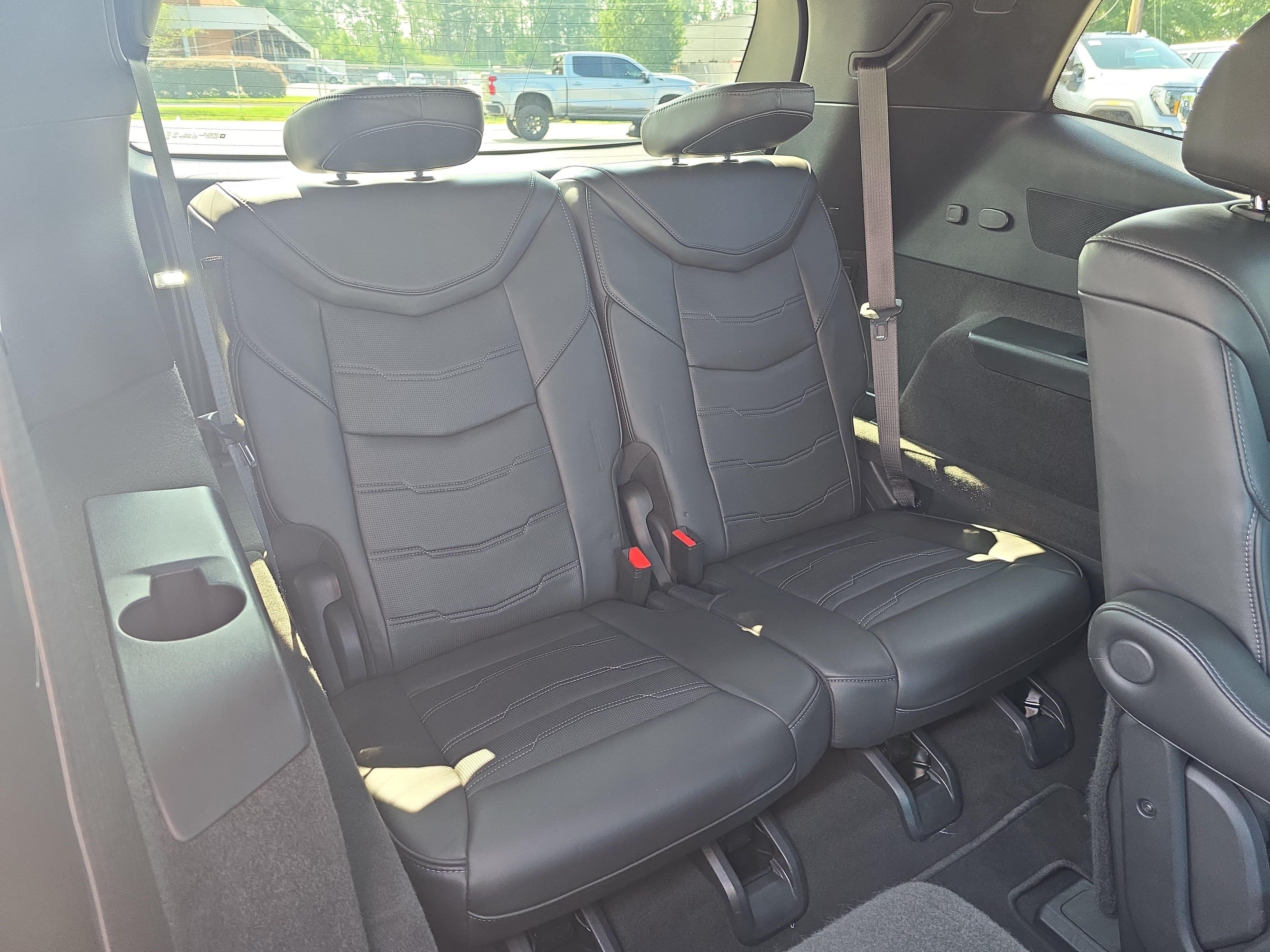 Used 2024 Cadillac XT6 Premium Luxury w/ Platinum Package FWD image 12