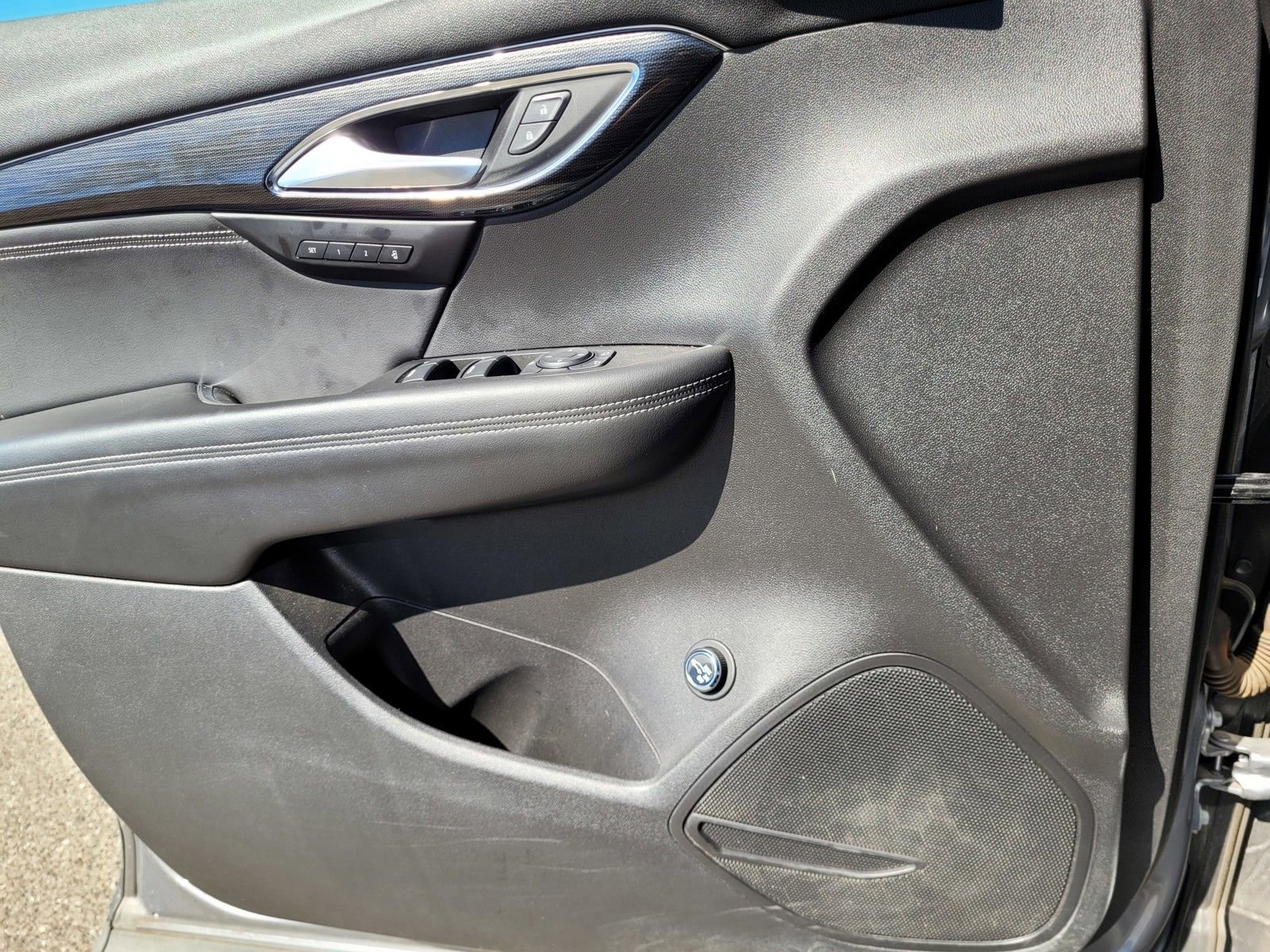 Used 2021 Buick Envision Essence w/ Sport Touring Package image 21