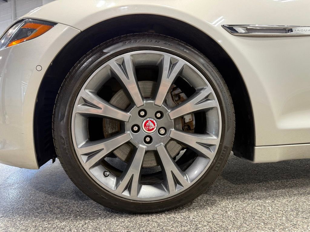 Used 2017 Jaguar XJ L Portfolio image 29