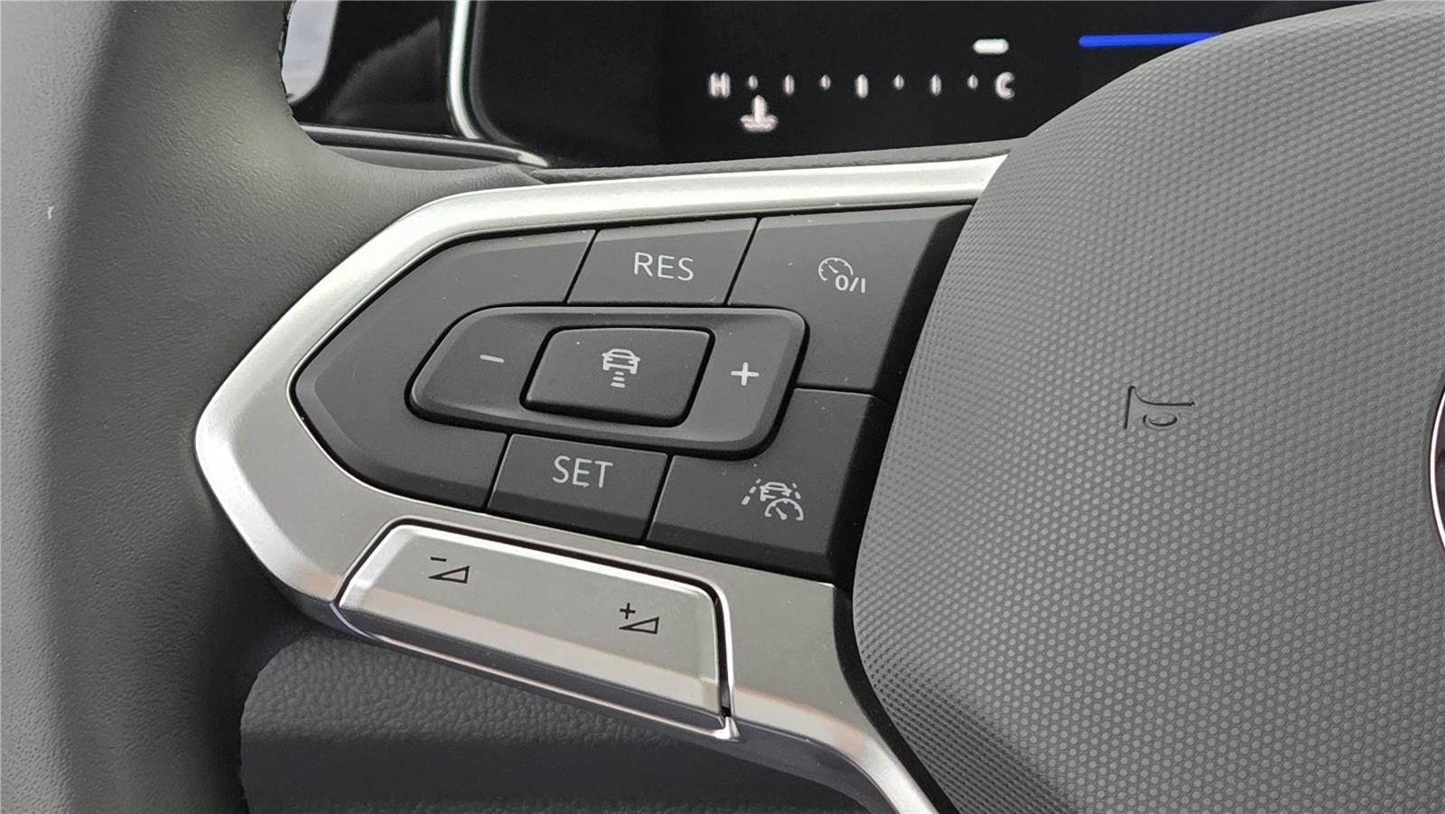 New 2026 Volkswagen Jetta SE FWD image 17