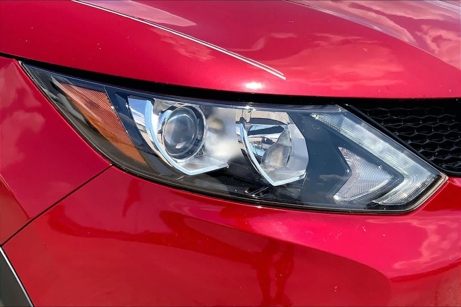 Used 2018 Nissan Rogue Sport S w/ S Appearance Package AWD/4WD image 27