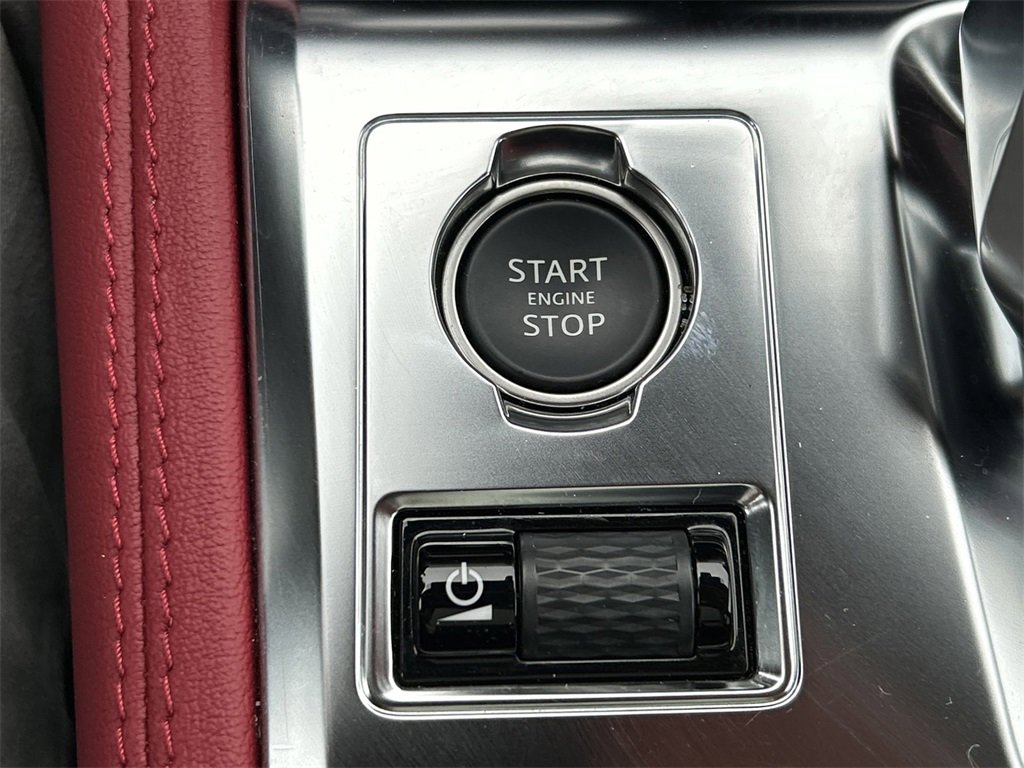 Used 2024 Jaguar F-PACE R-Dynamic S image 31