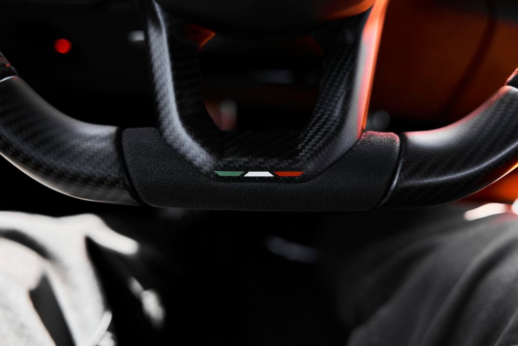 Used 2024 Lamborghini Revuelto AWD/4WD image 57