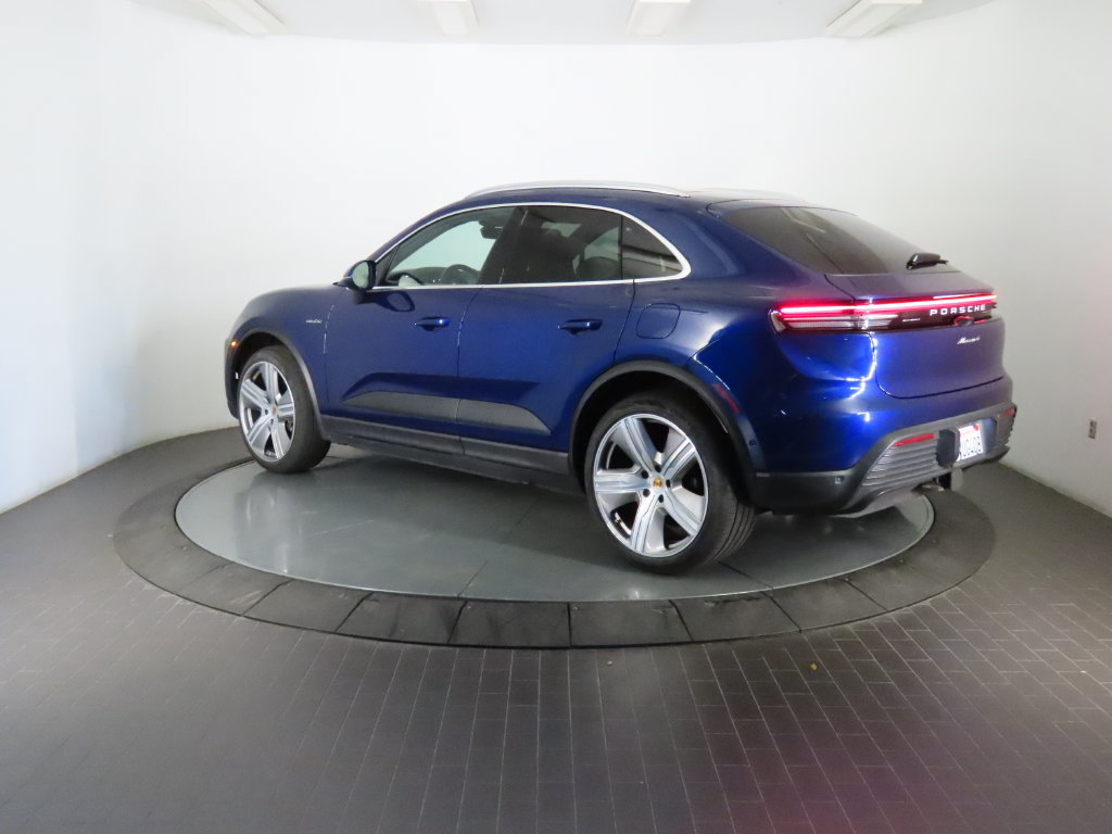Used 2024 Porsche Macan 4 Electric AWD/4WD image 3