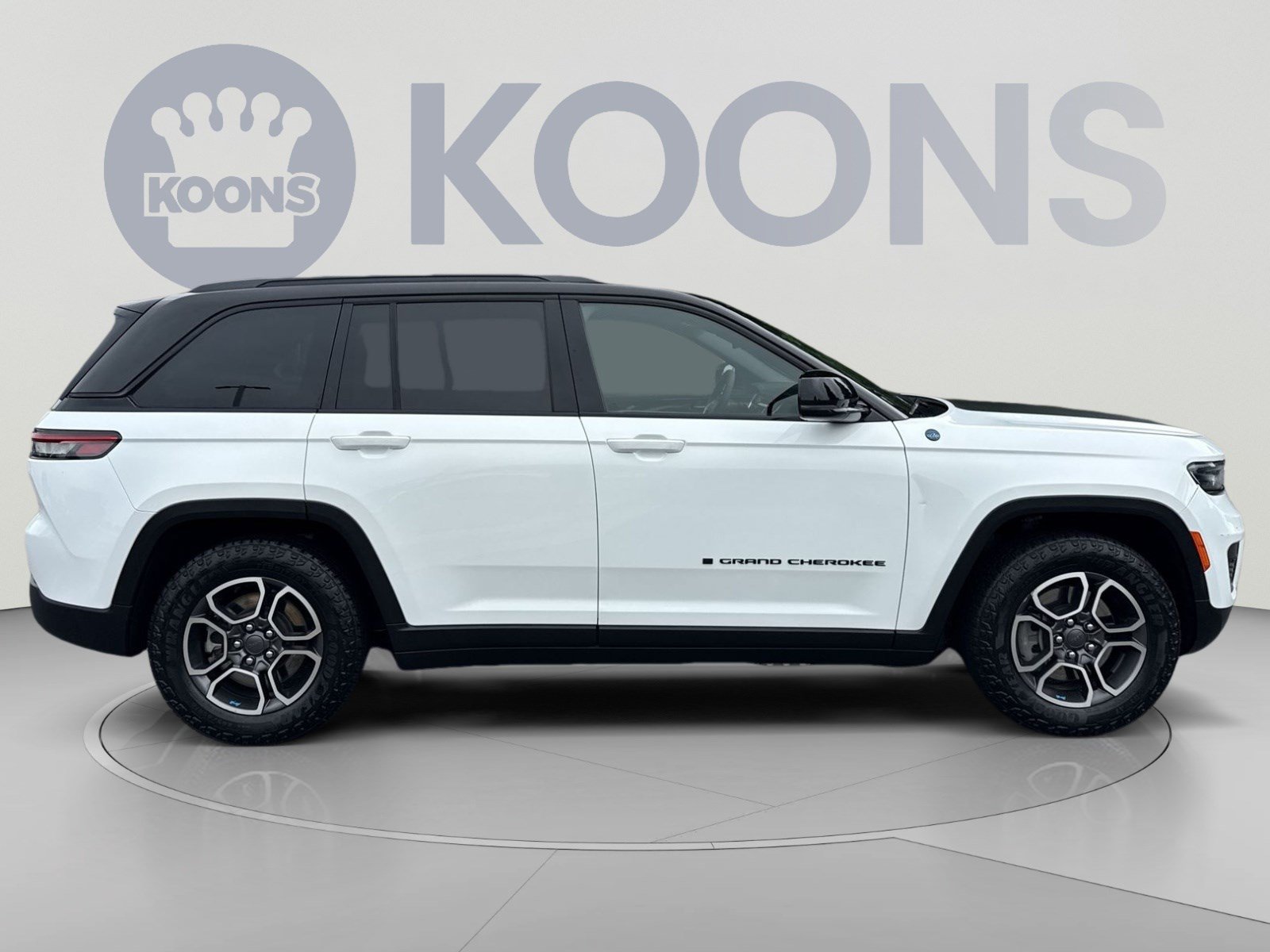 Used 2024 Jeep Grand Cherokee Trailhawk AWD/4WD image 8