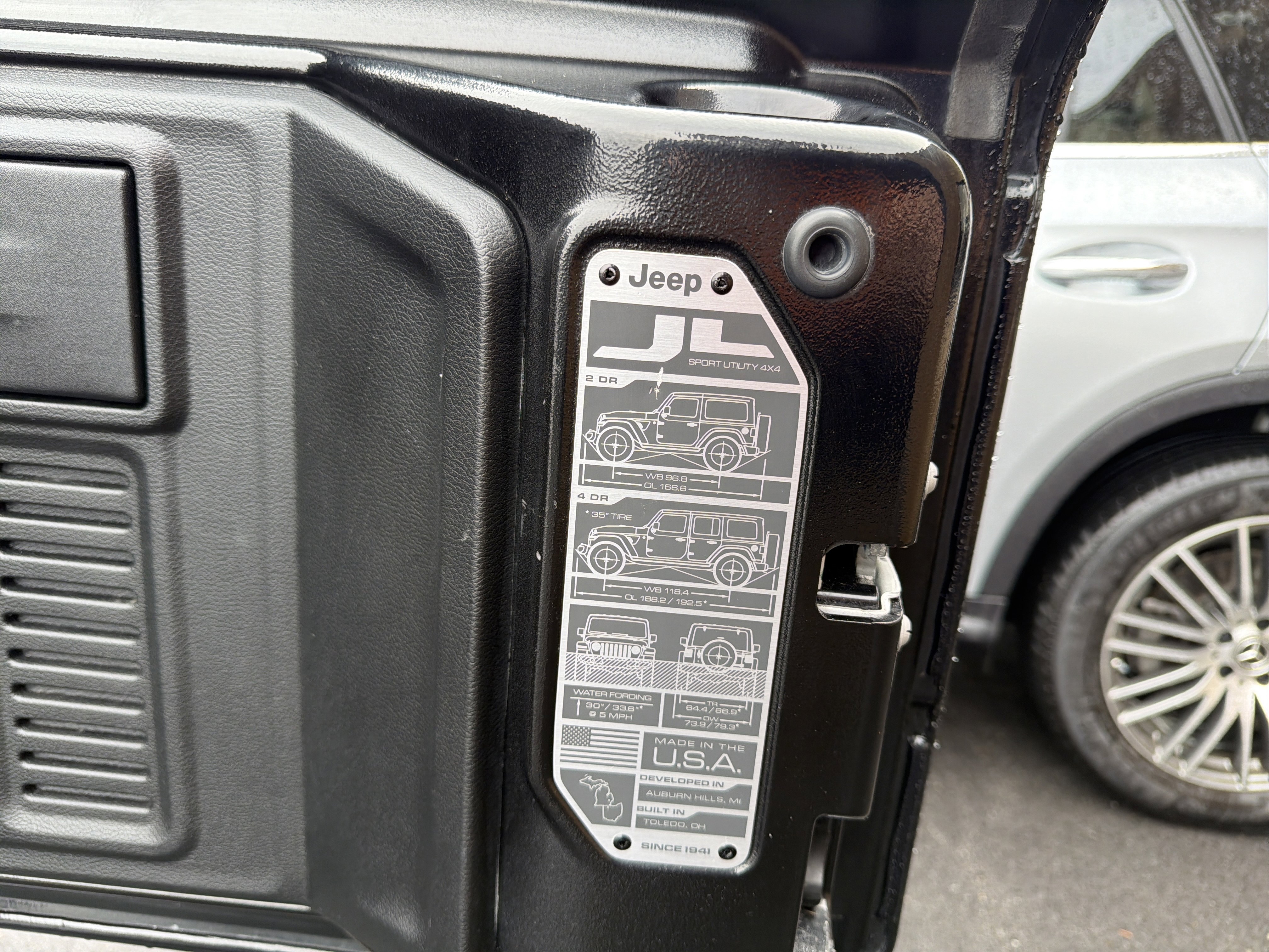 Used 2023 Jeep Wrangler Unlimited Rubicon w/ LED Lighting Group image 27