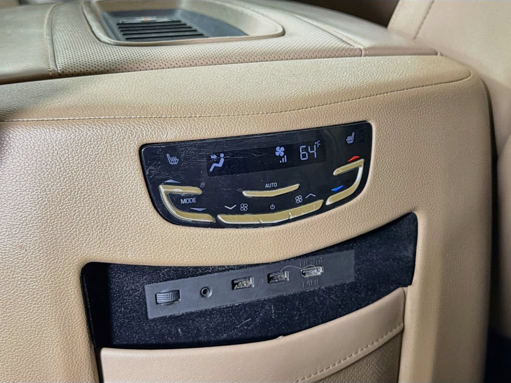 Used 2019 Cadillac Escalade Platinum AWD/4WD image 28