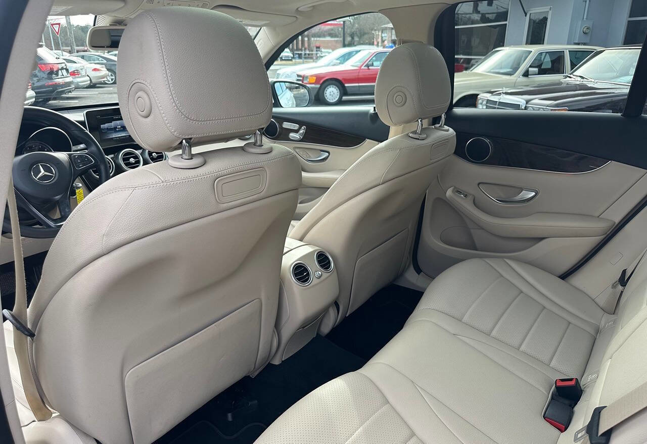 Used 2019 Mercedes-Benz GLC 300 w/ Premium Package image 16