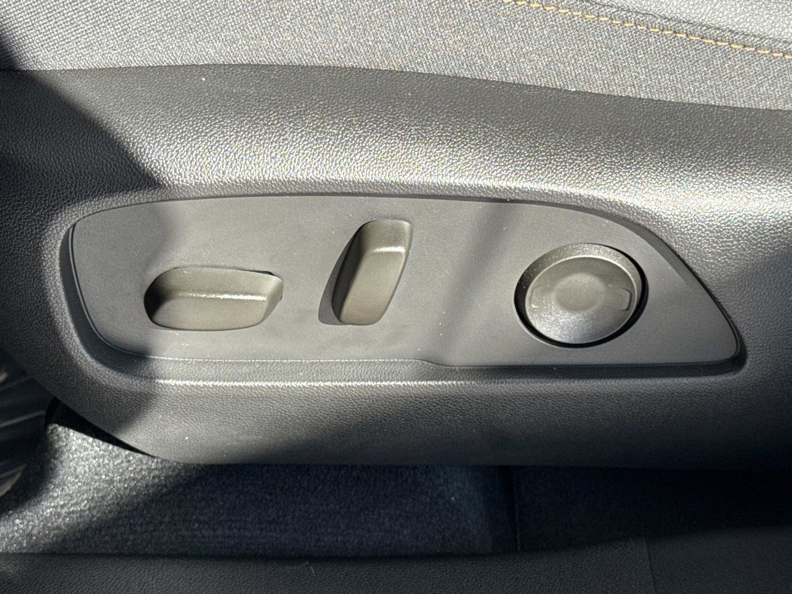 New 2026 Chevrolet Equinox ACTIV w/ Convenience Package III image 10