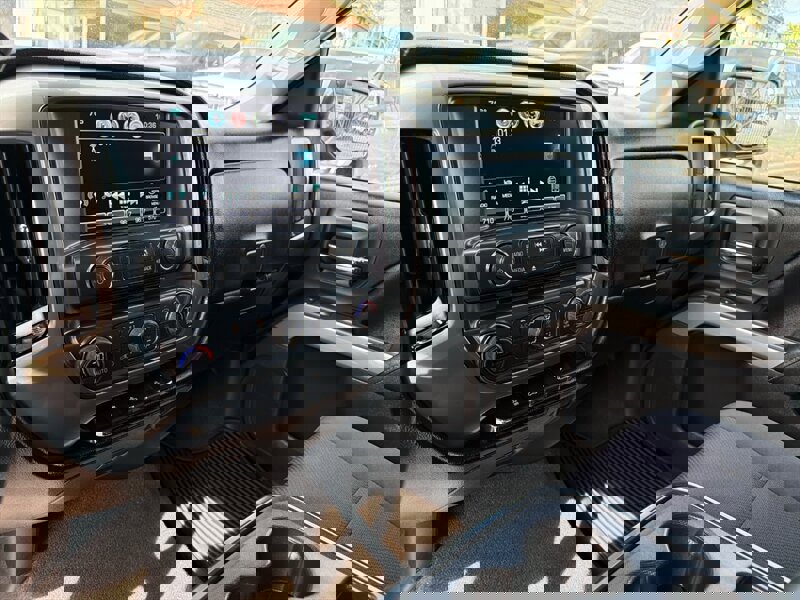 Used 2018 Chevrolet Silverado 1500 LT w/ All Star Edition AWD/4WD image 16