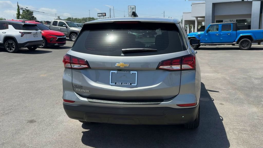 Used 2023 Chevrolet Equinox LS FWD image 6