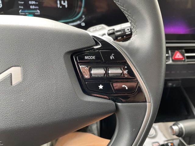 Certified 2023 Kia Niro EX image 19