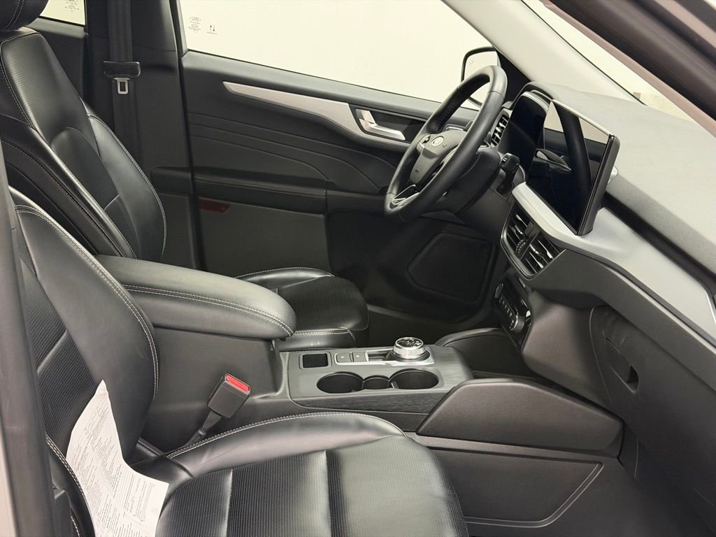 Used 2024 Ford Escape Platinum image 26