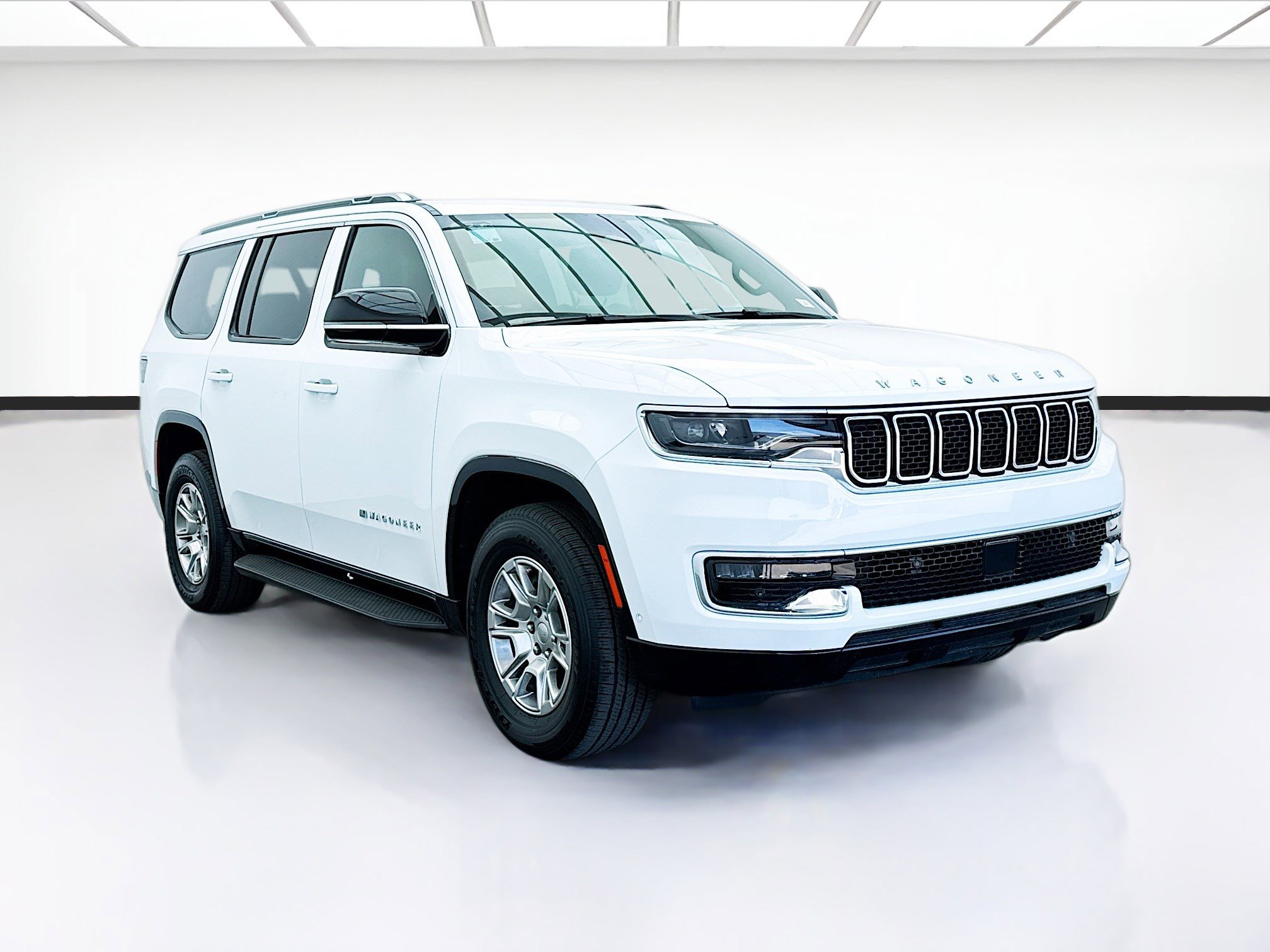 Used 2024 Jeep Wagoneer 2WD image 3