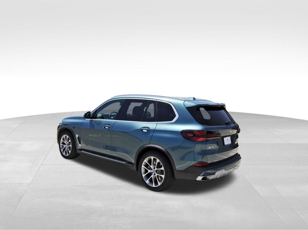 Used 2025 BMW X5 xDrive50e video 3