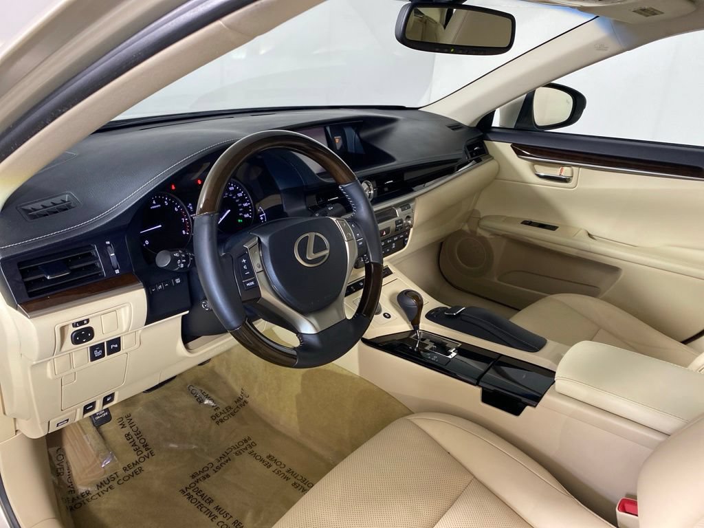 Used 2014 Lexus ES 350 w/ Luxury Package FWD image 11