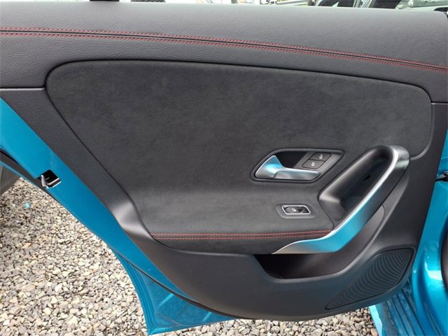 Used 2024 Mercedes-Benz CLA 250 4MATIC image 9