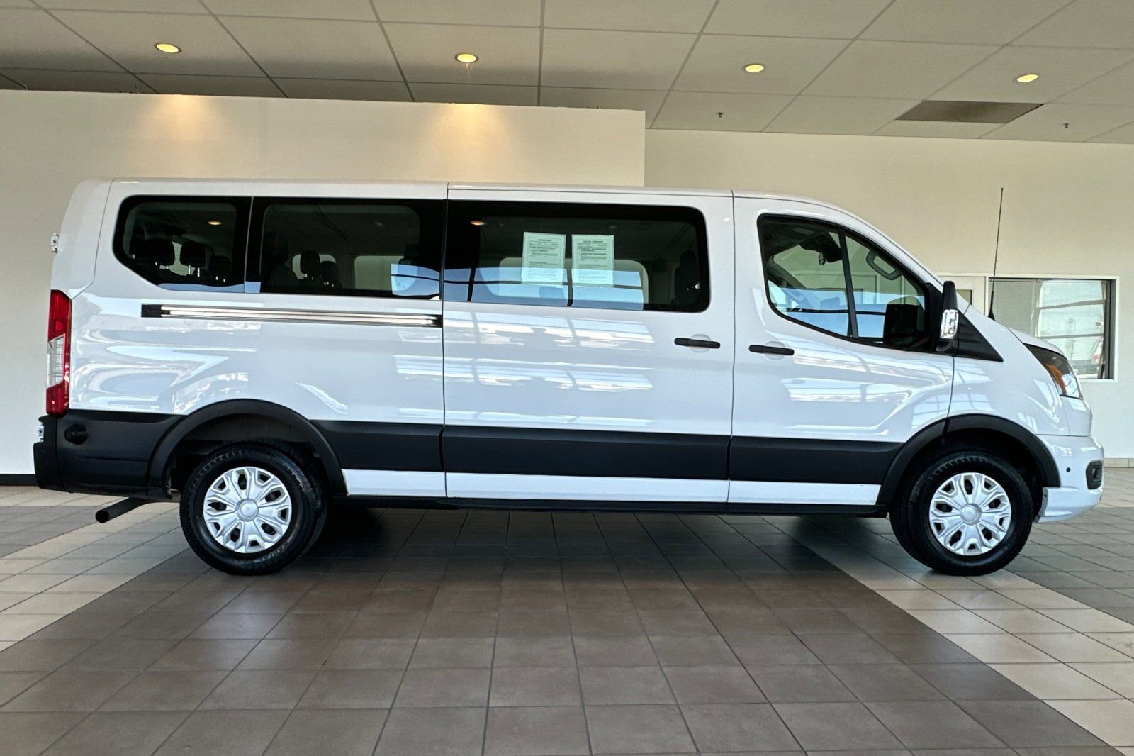 Used 2024 Ford Transit 350 XLT image 3