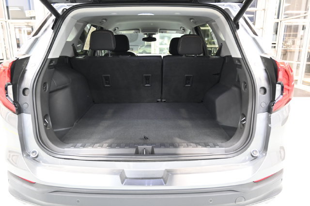 Used 2021 GMC Terrain SLE w/ Driver Convenience Package FWD image 28