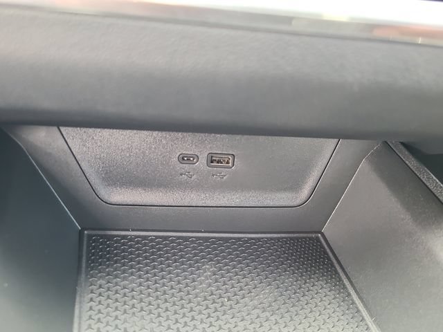 New 2027 Chevrolet Equinox LT FWD image 32