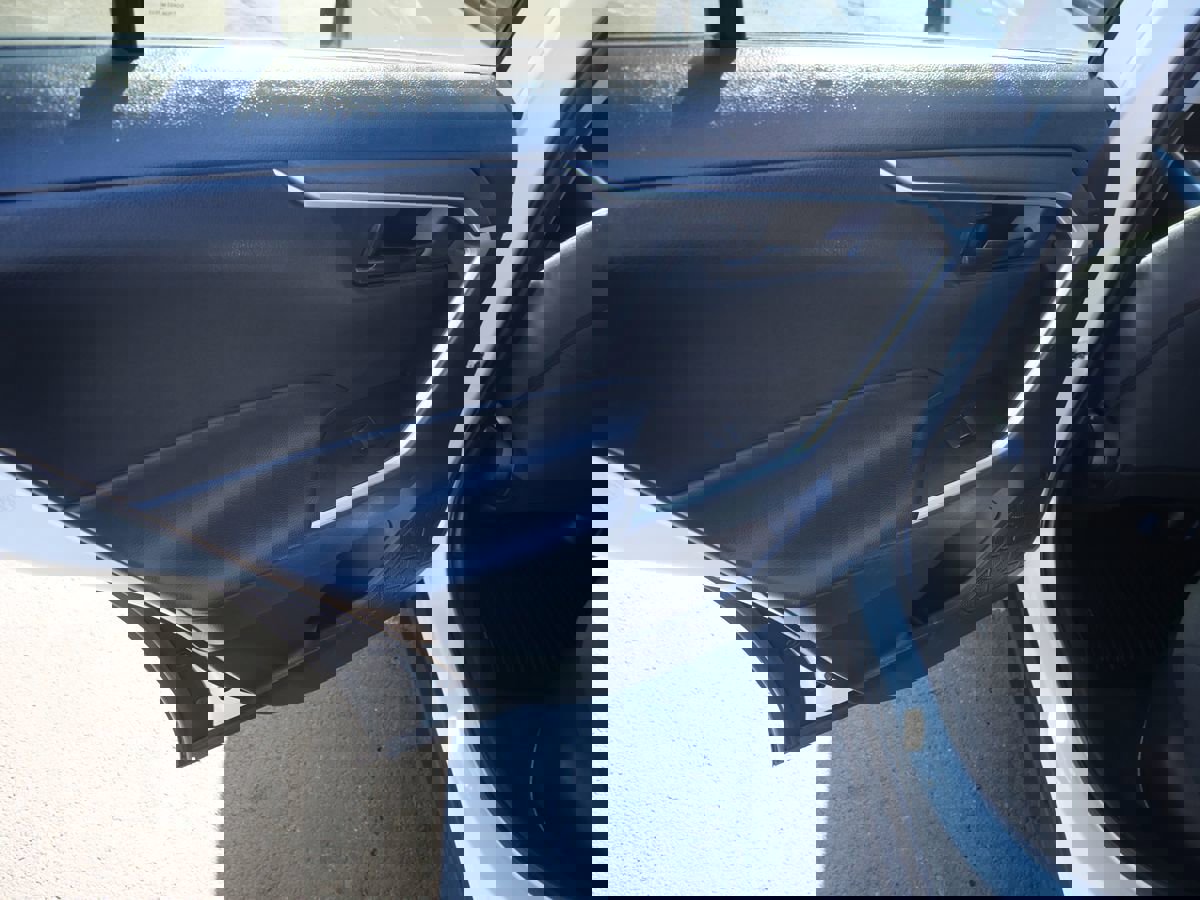 Used 2020 Toyota RAV4 LE image 16