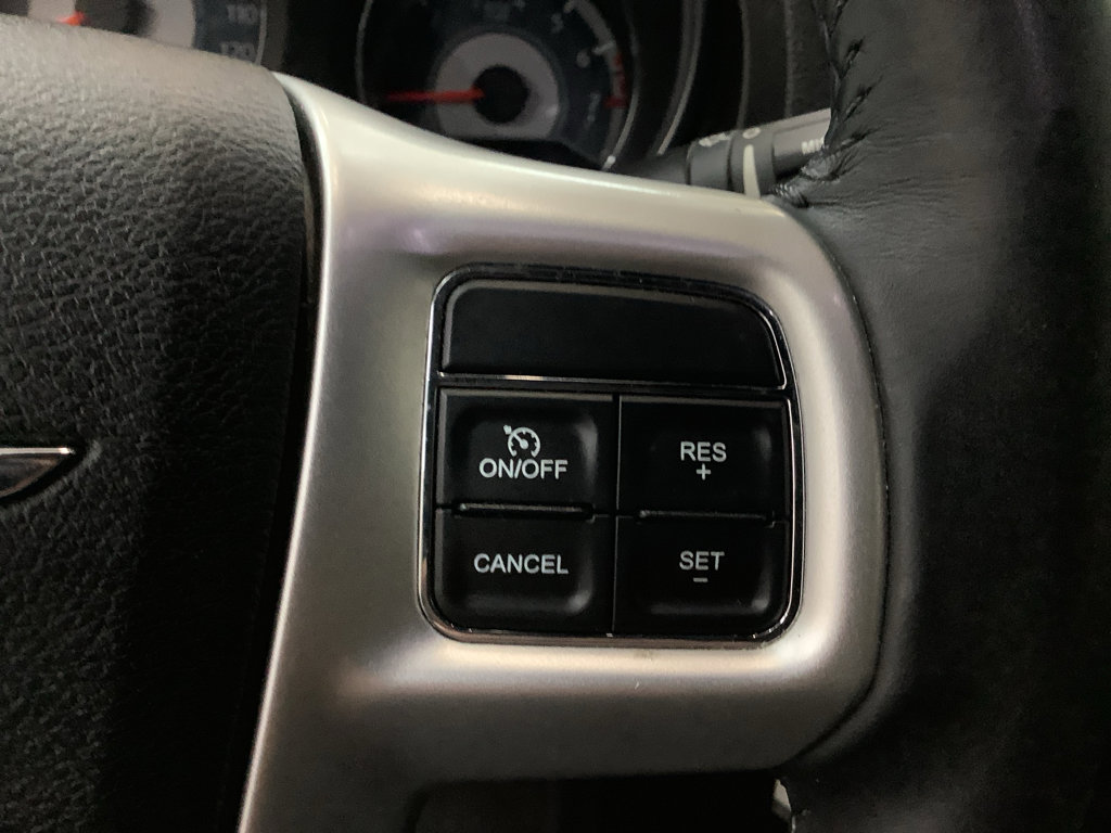 Used 2013 Chrysler 200 Limited image 17