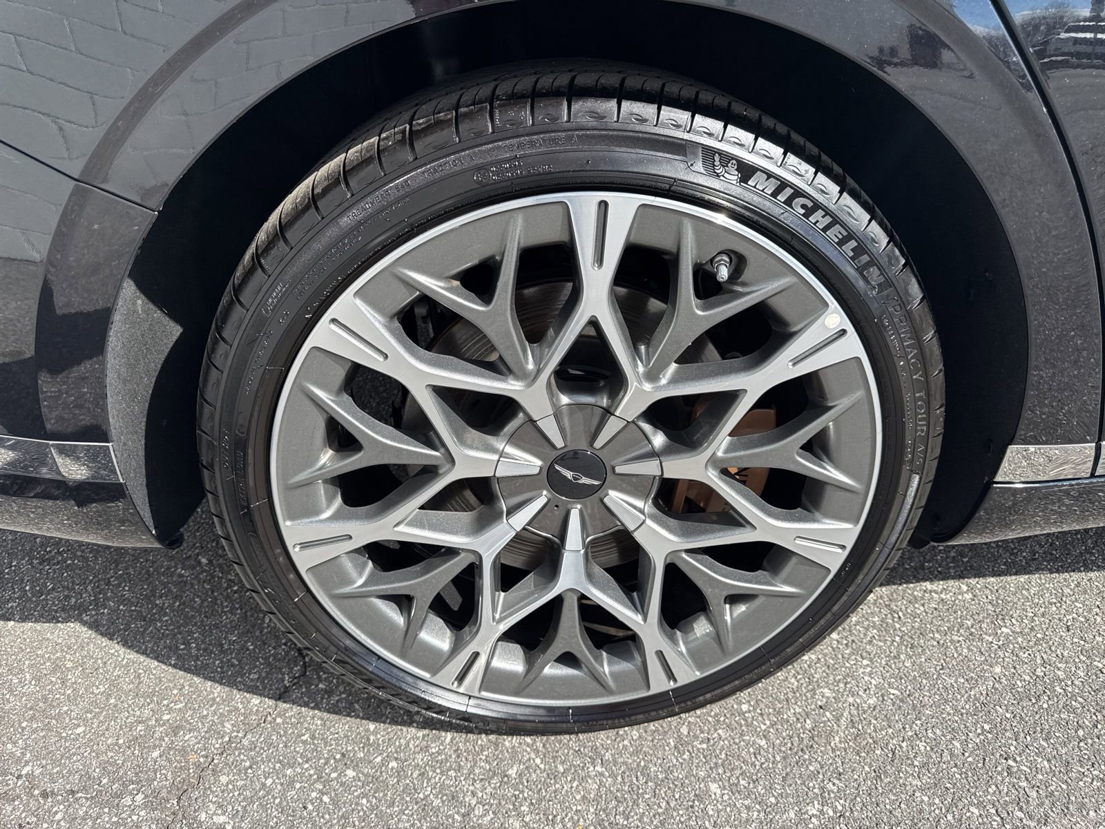 Used 2025 Genesis G90 3.5T image 9