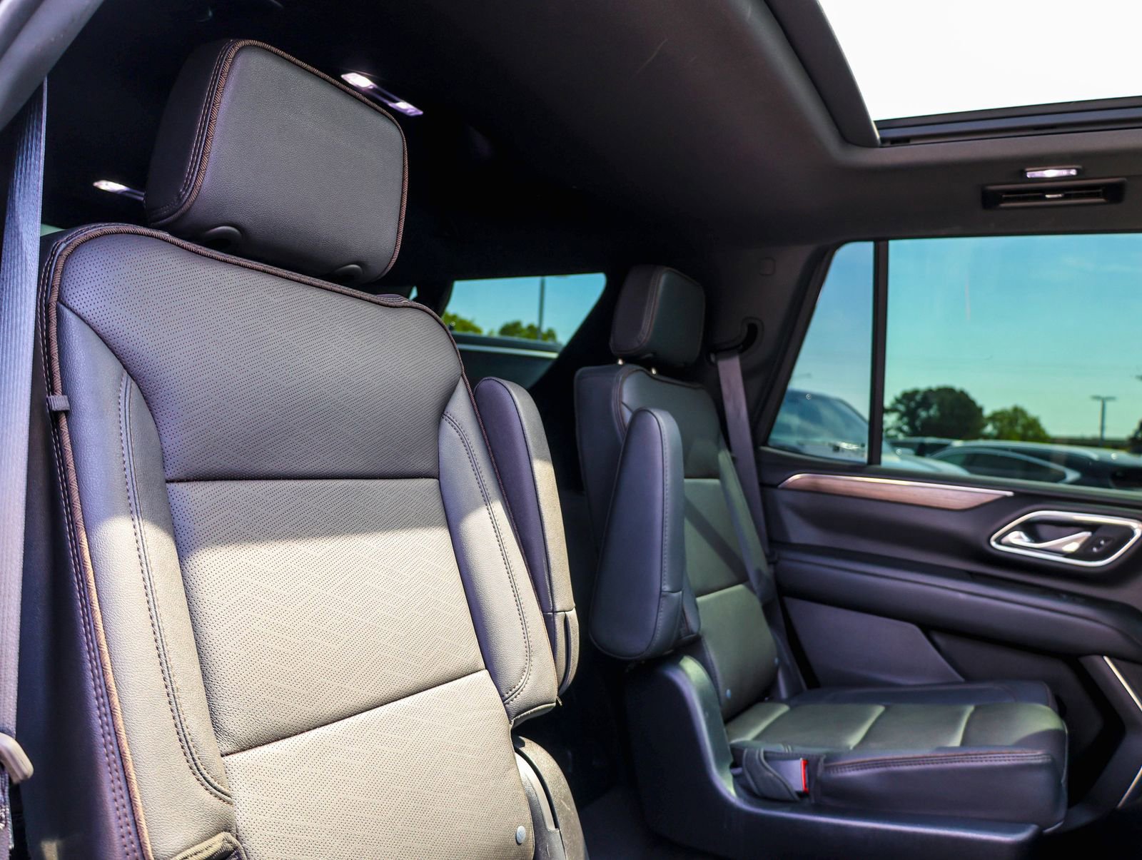 Used 2023 Chevrolet Tahoe High Country image 12