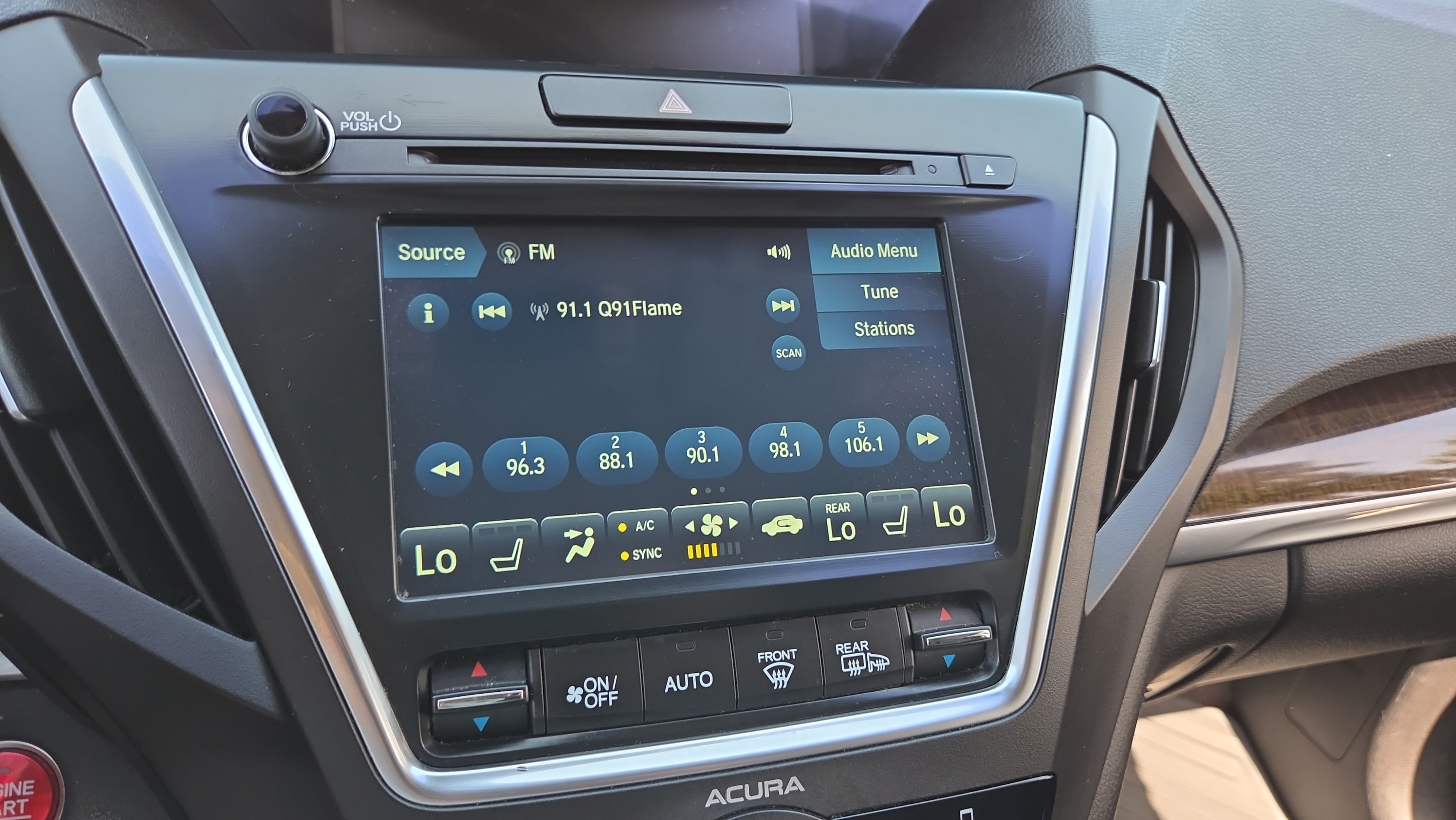 Used 2018 Acura MDX SH-AWD image 26