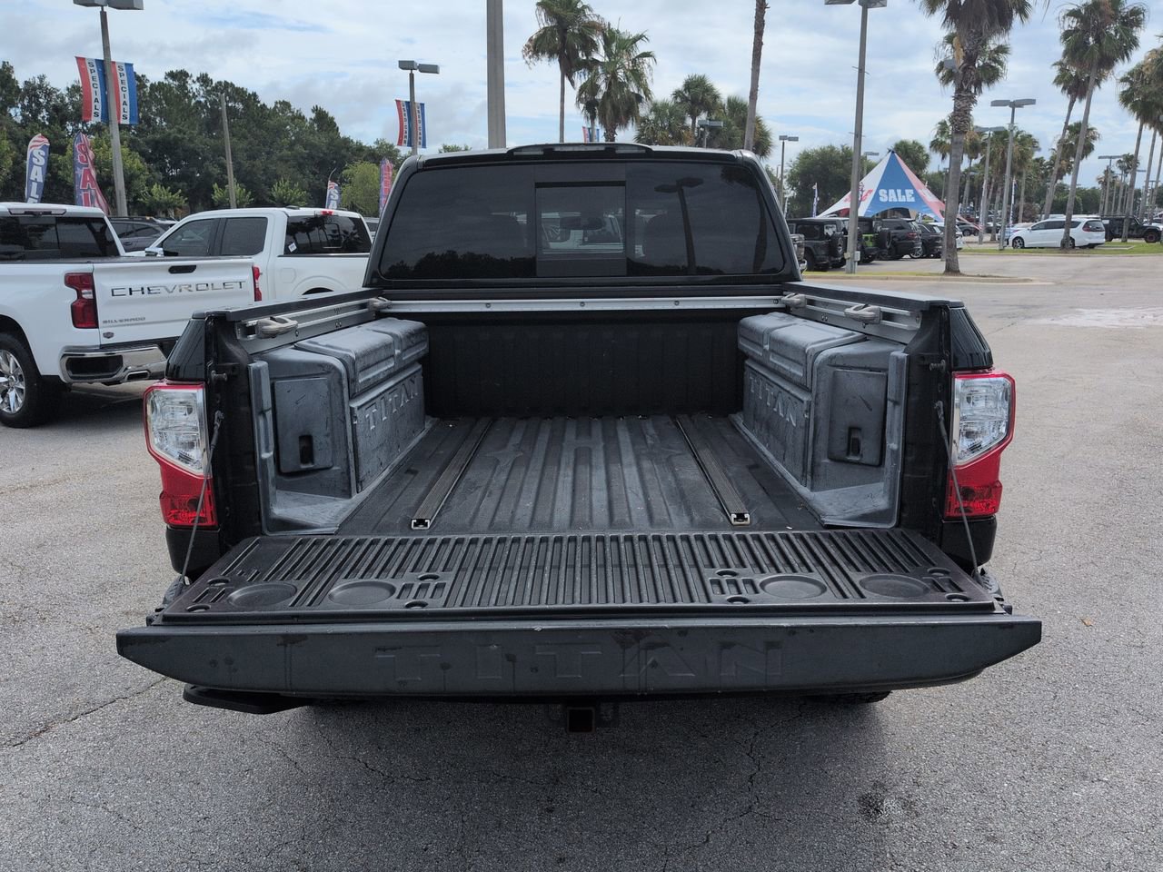 Used 2019 Nissan Titan PRO-4X w/ Pro-4x Convenience Package AWD/4WD image 12
