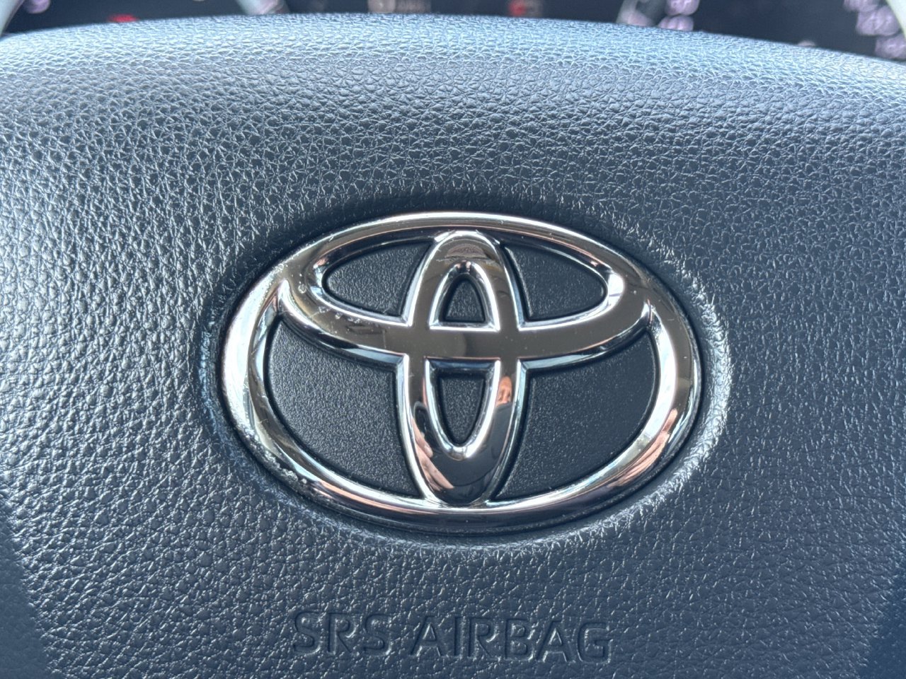Used 2022 Toyota Highlander XLE AWD/4WD image 28