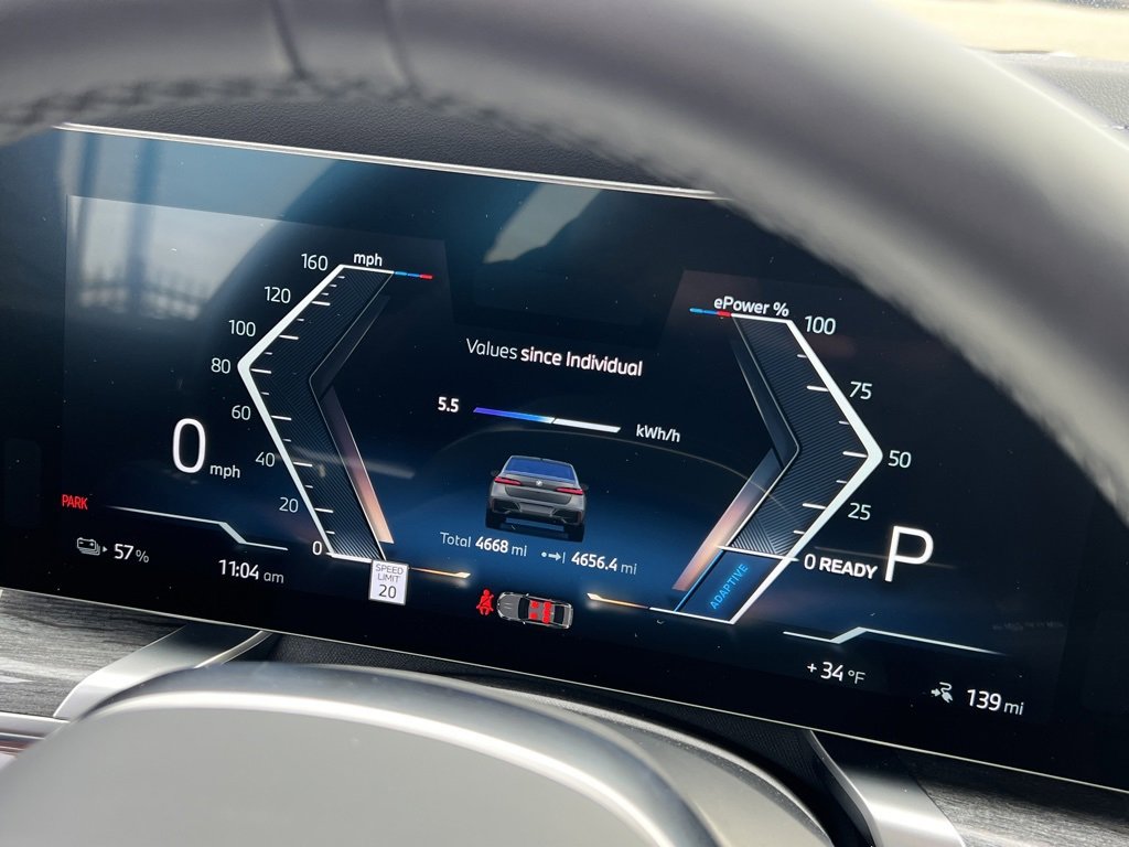 Used 2024 BMW i7 xDrive60 w/ Executive Package image 27