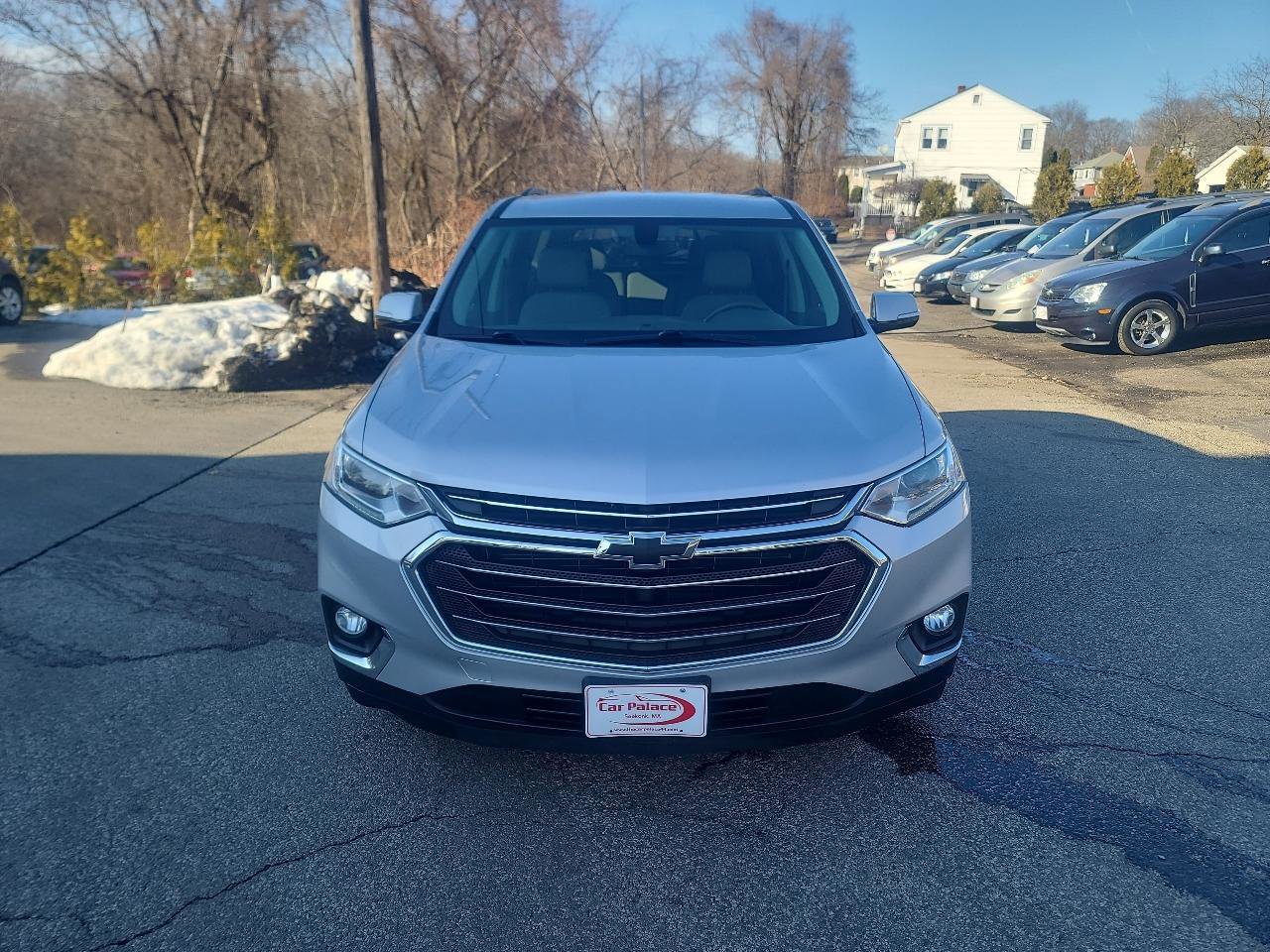 Used 2019 Chevrolet Traverse LT image 2