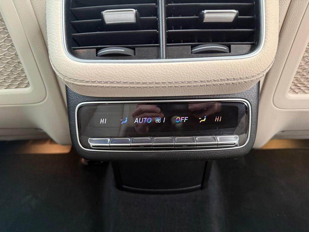 Used 2022 Mercedes-Benz GLS 450 4MATIC w/ Warmth & Comfort Package image 39