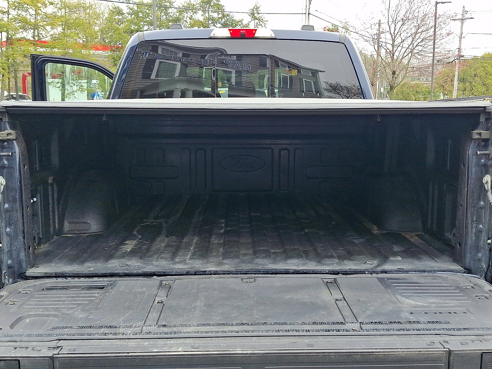 Used 2025 Ford F150 Lightning Platinum image 28