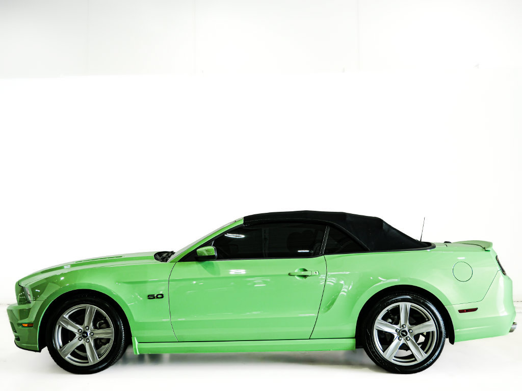 Used 2013 Ford Mustang GT Premium w/ Electronics Pkg RWD image 5