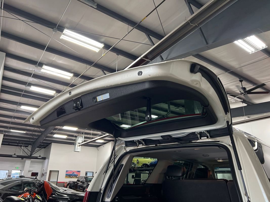 Used 2007 Cadillac Escalade AWD w/ Climate Package image 43