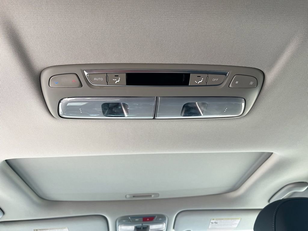 Used 2024 Kia Telluride SX w/ Towing Package image 27