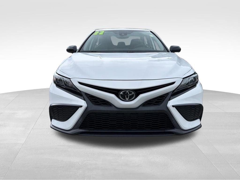 Used 2022 Toyota Camry SE w/ Convenience Package image 2