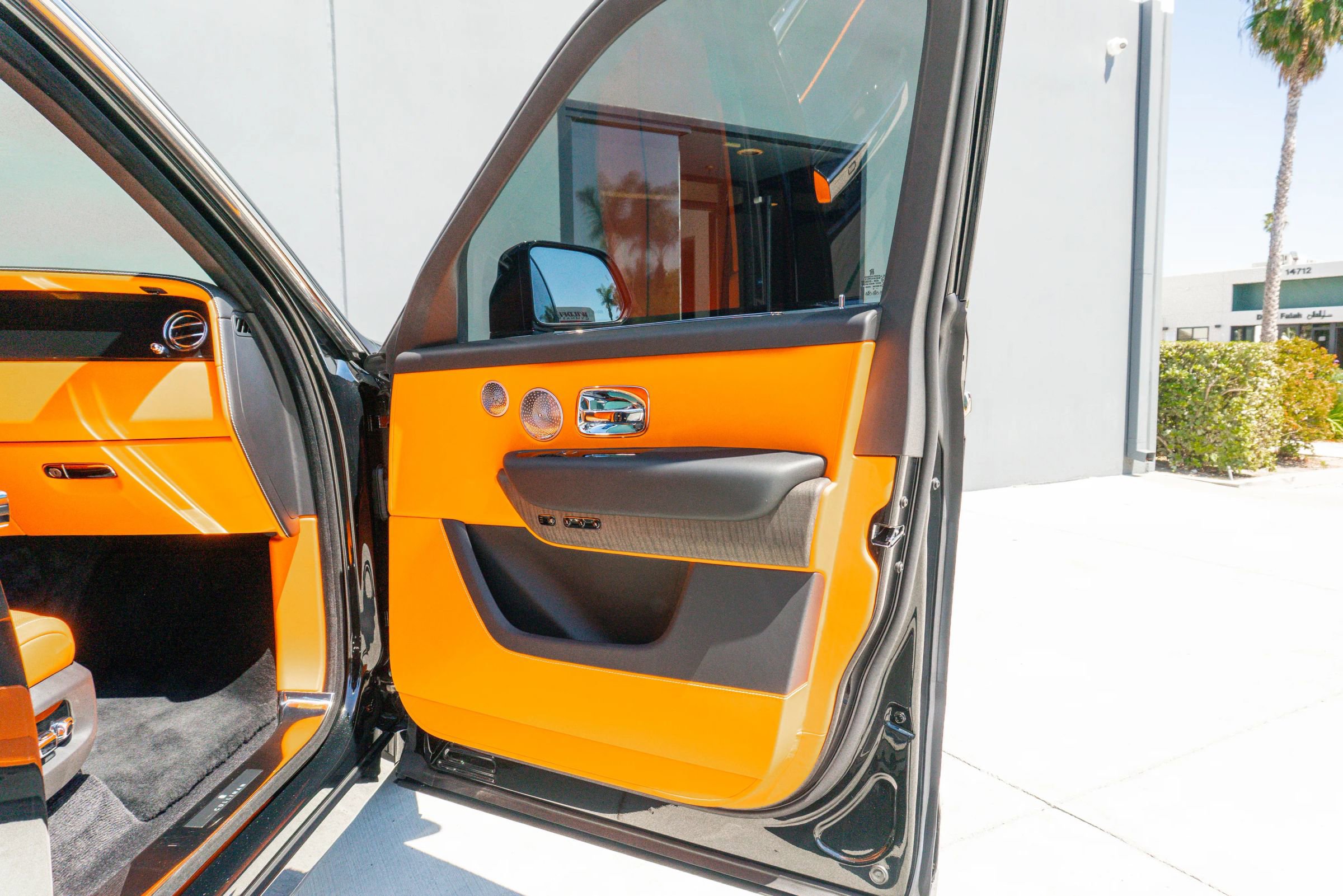 Used 2025 Rolls-Royce Cullinan image 64