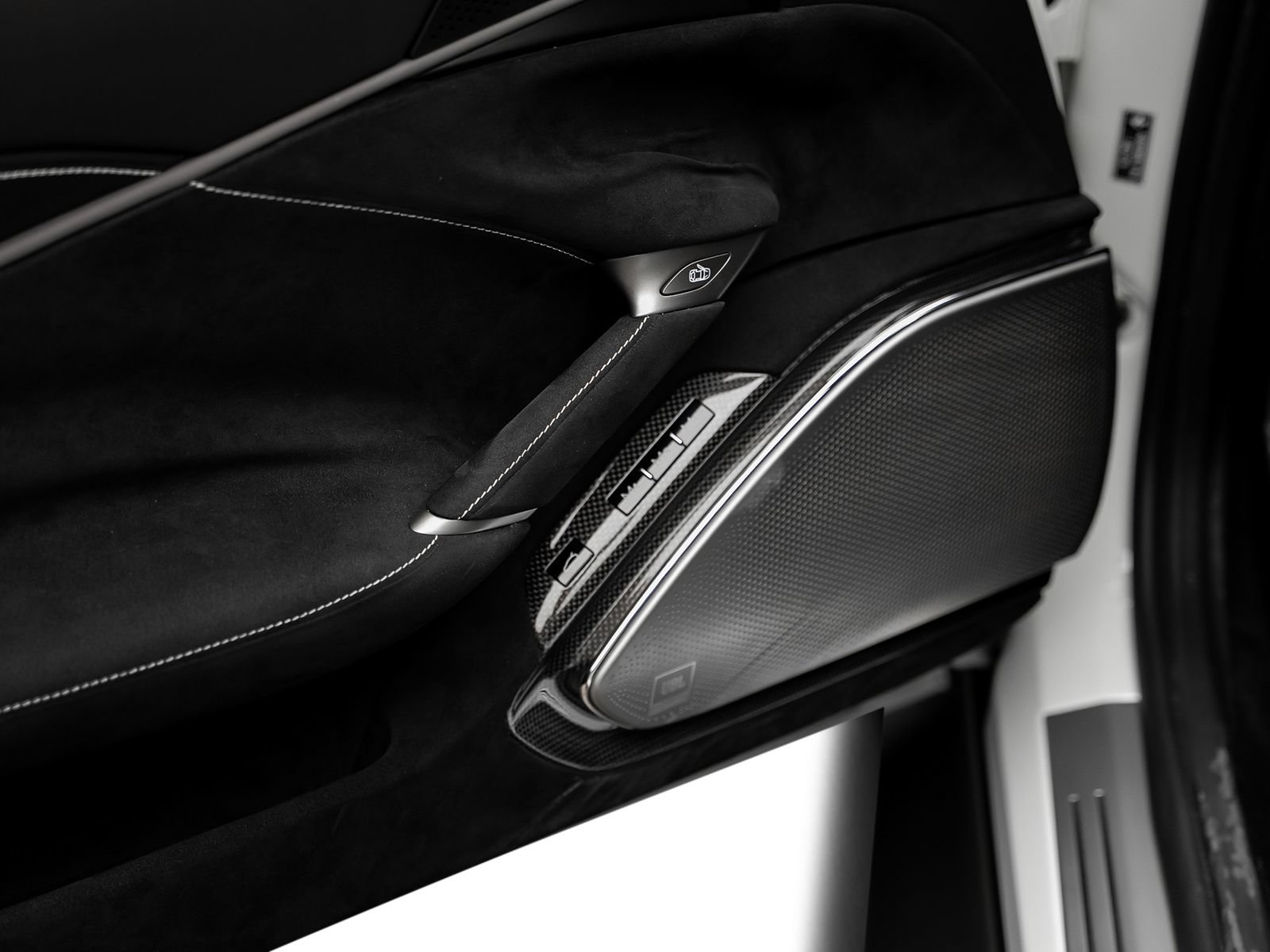 Used 2021 Ferrari Roma RWD image 63