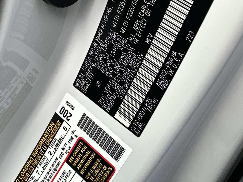 New 2026 Toyota Sienna Platinum AWD/4WD image 18