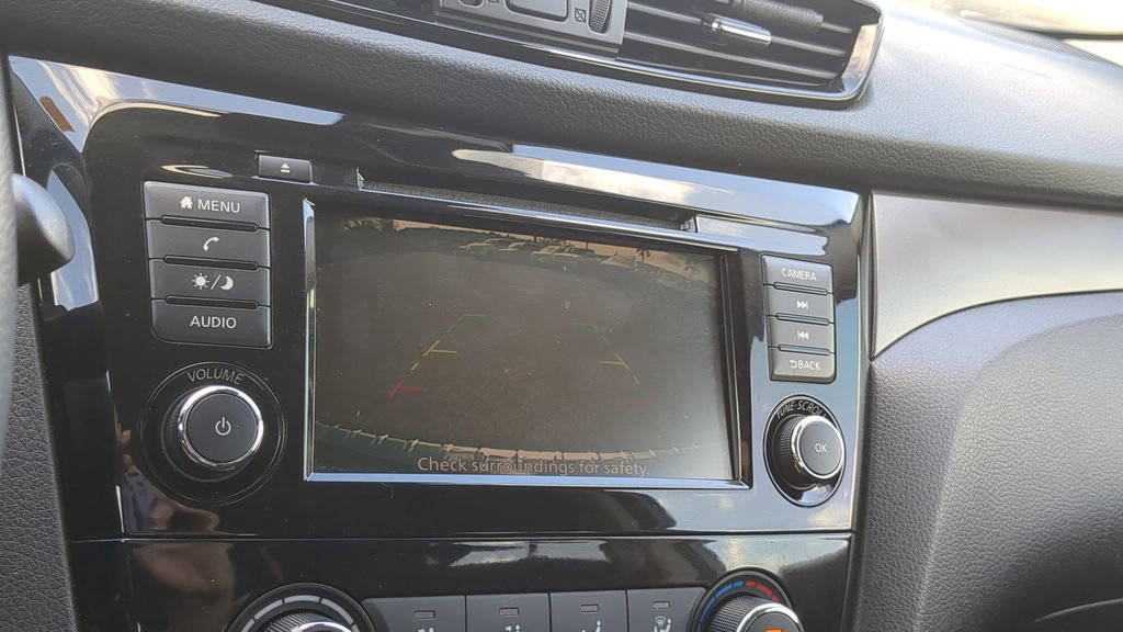 Certified 2020 Nissan Rogue Sport S image 17